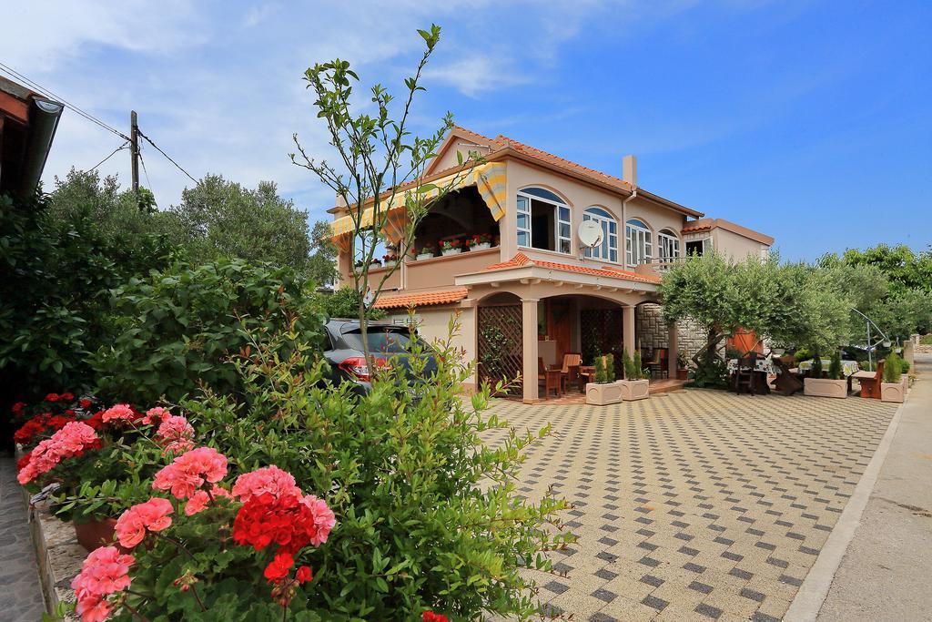 Apartments Melita Bibinje Luaran gambar